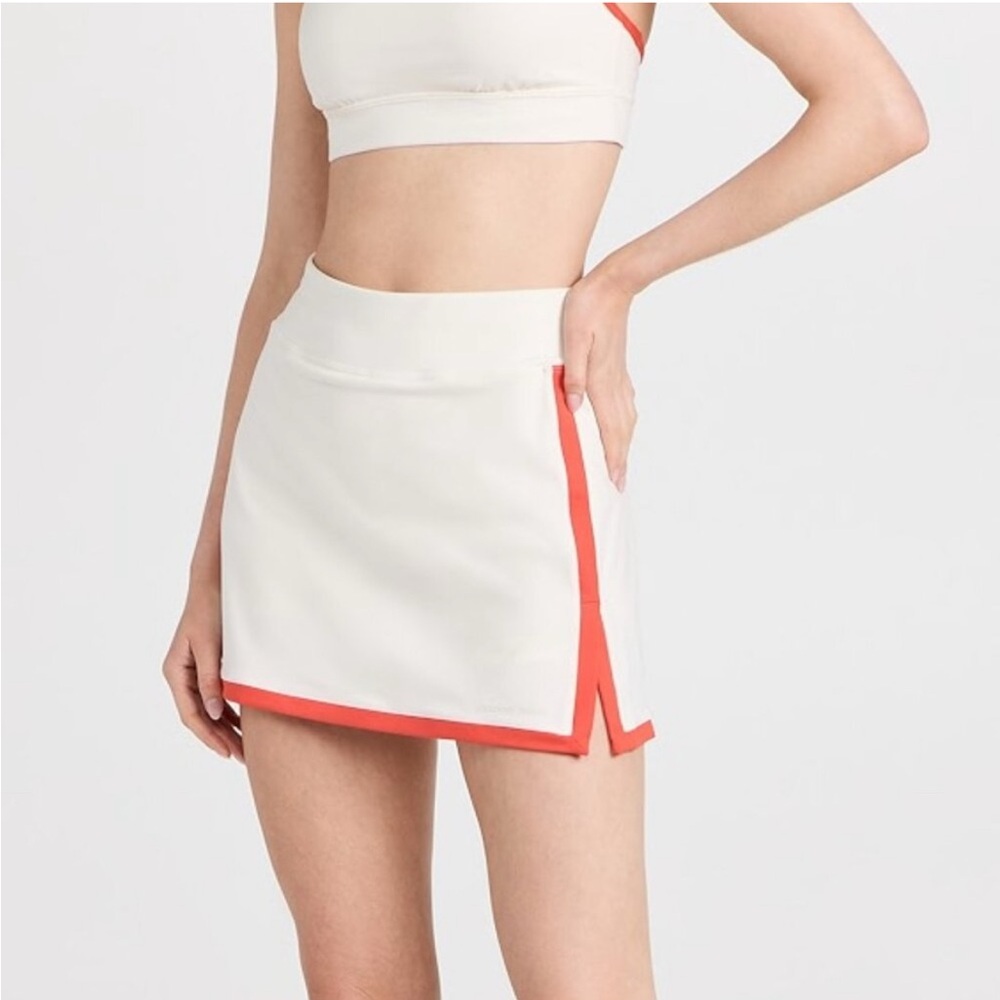 OUTDOOR VOICES NWT FreeForm 3" skort cream & orange (L) 🍊